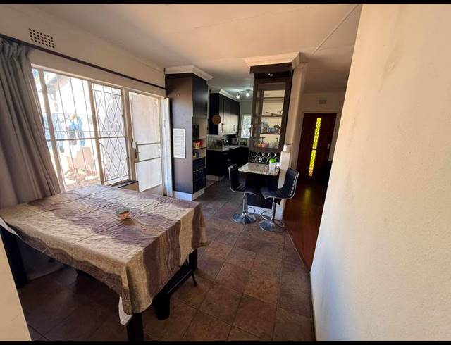 3 BEDROOM HOUSE FOR SALE IN GLEN MARAIS